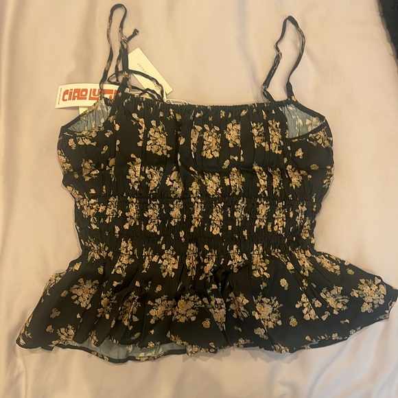 CIAO LUCIA PAVIO SHIRRED TOP - Medium - Picture 6 of 9